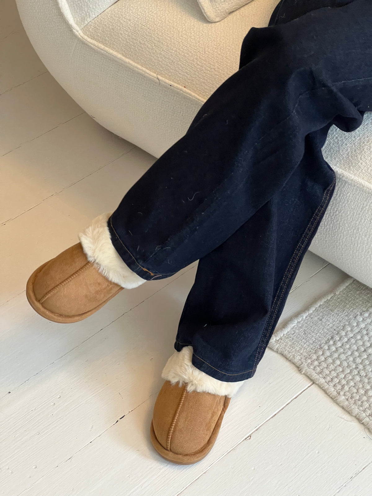 Women's Slippers | Faux Suede Faux Fur Lined Slip-On Mule - 3